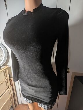 Windsor Black Velvet Long-Sleeve Mock Neck Top Size S